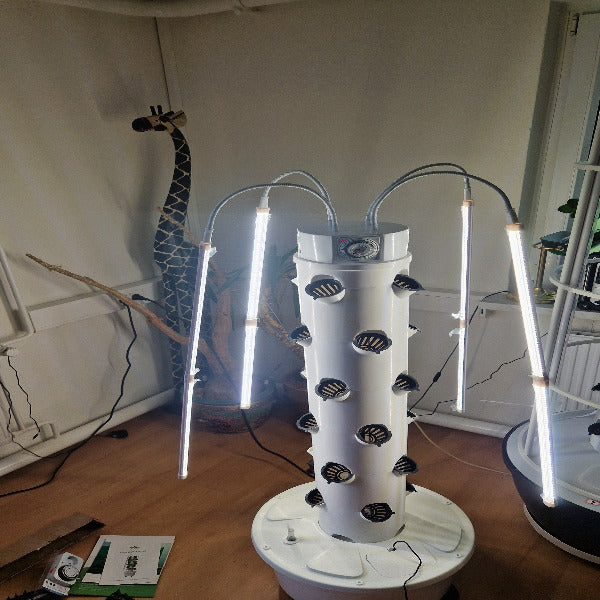 Futuregardens Hydroponics Tower 2 with daylight LED with 6 floors - 24 plants