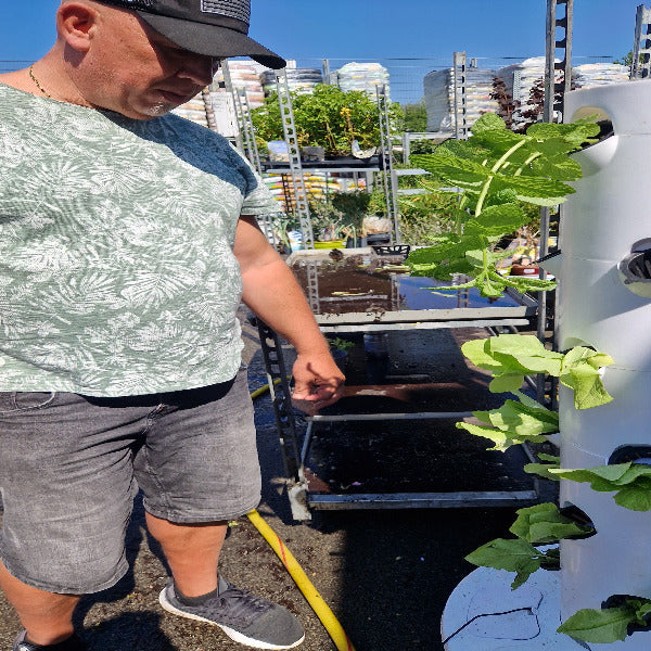 Future Garden - Hydroponik Tower 2 mit Tageslicht LED  mit 6 Etagen - 24 Pflanzen ,  CE Zertifiziert + zugelassenes lebensmitteltaugliches PP Material